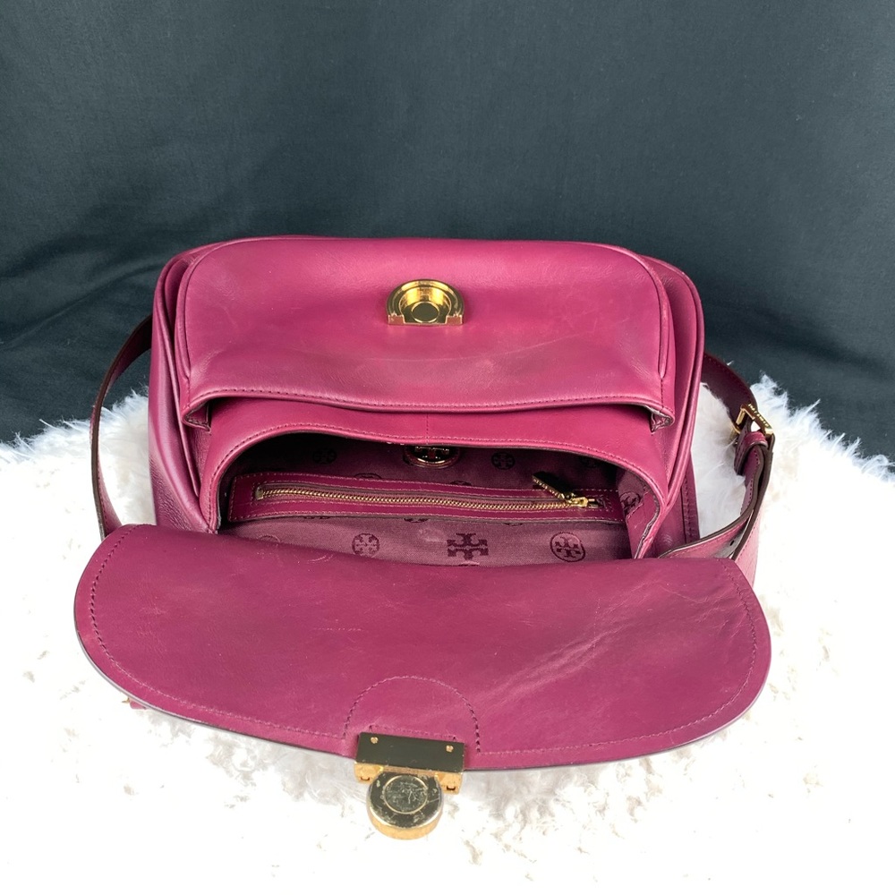 Authentic Tory Burch James Saddle Crossbody - Picture 2 of 8